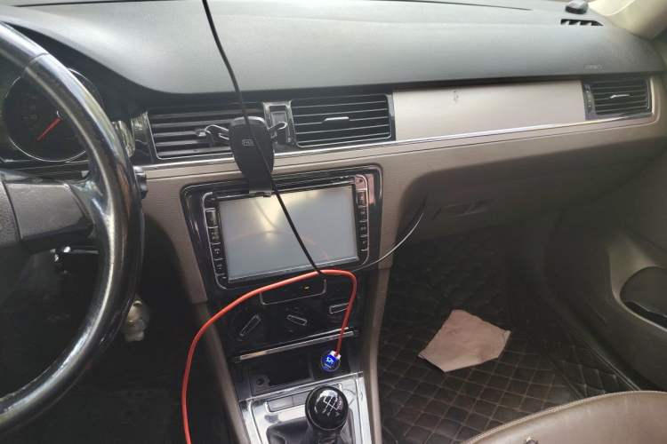 Used Volkswagen Bora 2013 1.6L Manual Comfort Model Audio And AC Panel