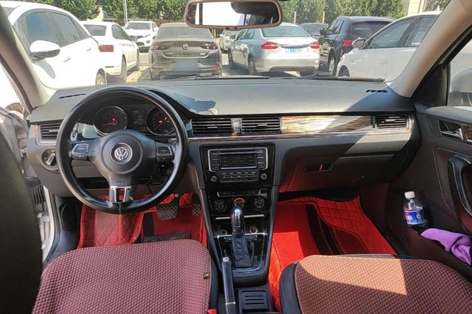 Used Volkswagen Bora 2013 1.6L Automatic Luxury Model Center Console