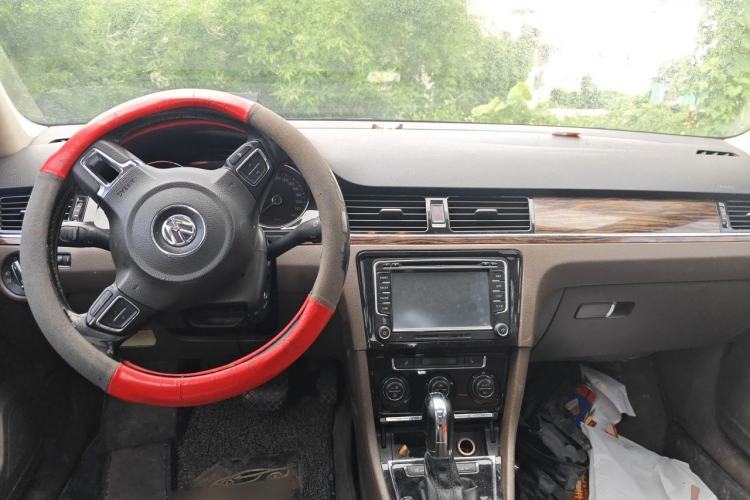 Used Volkswagen Bora 2013 1.4T Automatic Luxury Model Center Console