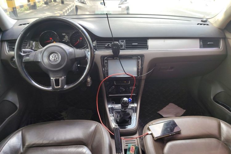 Used Volkswagen Bora 2013 1.6L Manual Comfort Model Center Console