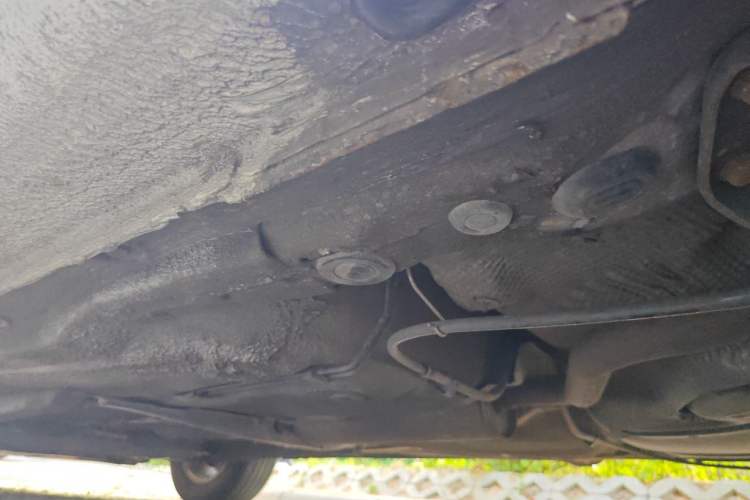 Used Volkswagen Bora 2013 1.6L Automatic Fashion Model Chassis Rear Left