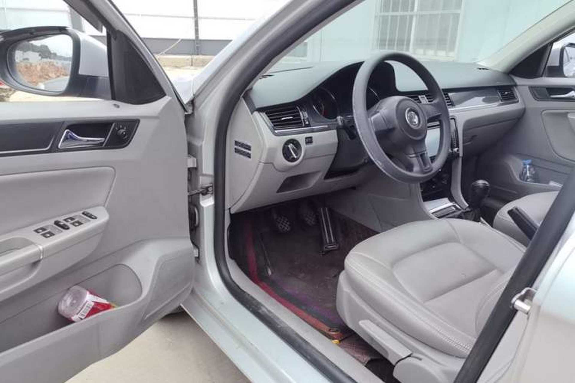 Used Volkswagen Bora 2013 1.6L Manual Fashion Edition Driver Seat