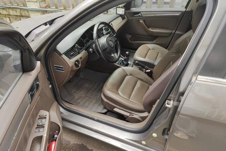 Used Volkswagen Bora 2013 1.6L Manual Comfort Model Driver Seat