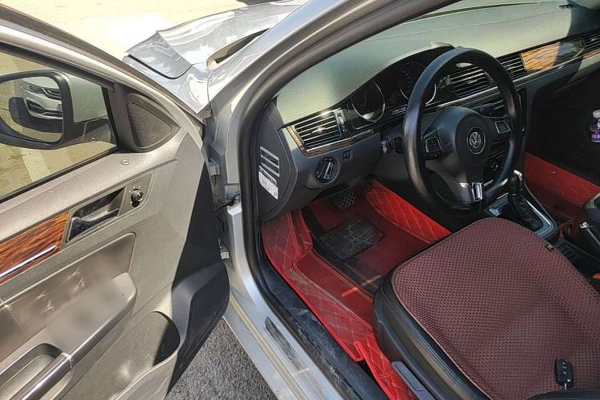 Used Volkswagen Bora 2013 1.6L Automatic Luxury Model Driver Seat