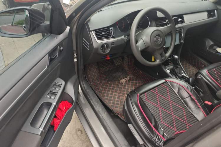 Used Volkswagen Bora 2013 1.6L Automatic Fashion Model Driver Seat