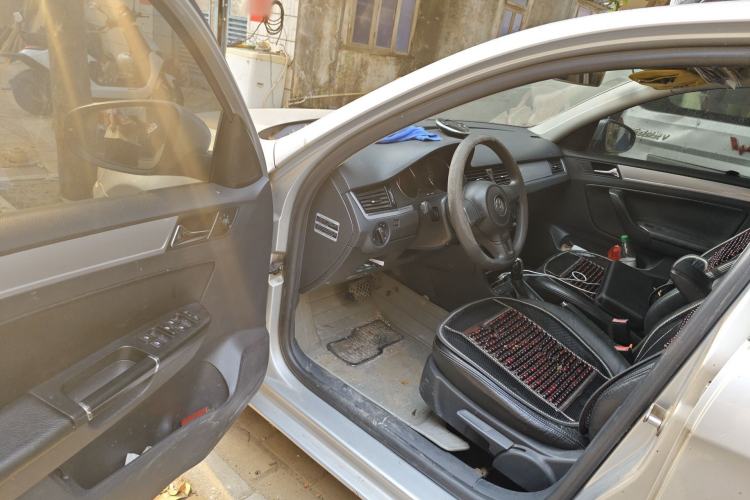 Used Volkswagen Bora 2013 1.6L Automatic Fashion Model Driver Seat