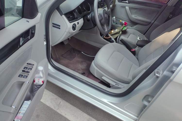 Used Volkswagen Bora 2013 1.6L Automatic Fashion Model Driver Seat