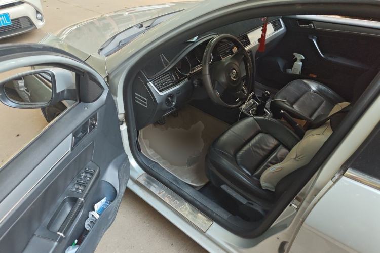 Used Volkswagen Bora 2013 1.6L Manual Fashion Edition Driver Seat