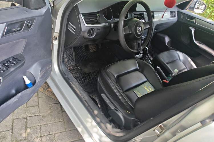 Used Volkswagen Bora 2013 1.6L Automatic Fashion Model Driver Seat