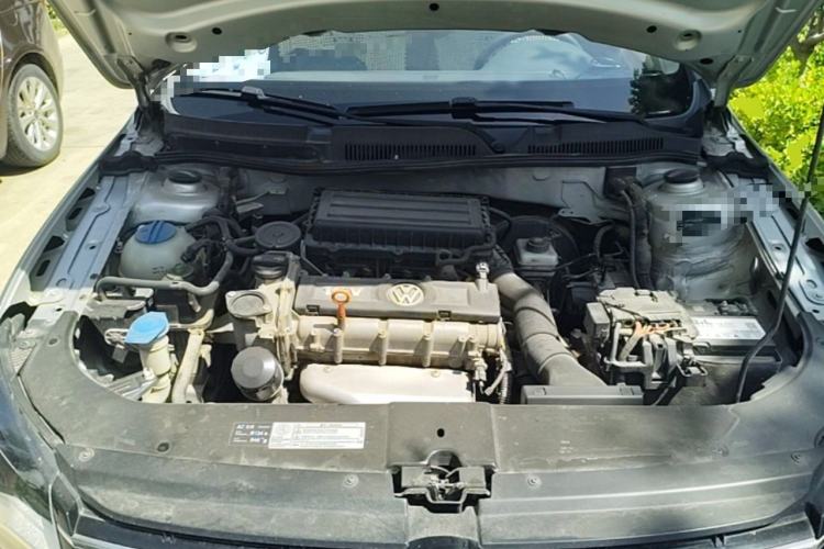 Used Volkswagen Bora 2013 1.6L Automatic Fashion Model Engine Bay