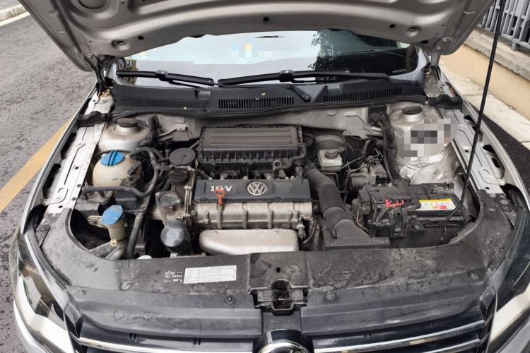 Used Volkswagen Bora 2013 1.6L Automatic Fashion Model Engine Bay