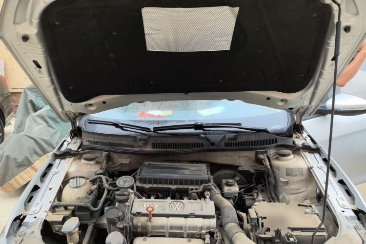 Used Volkswagen Bora 2013 1.6L Manual Fashion Edition Engine Bay
