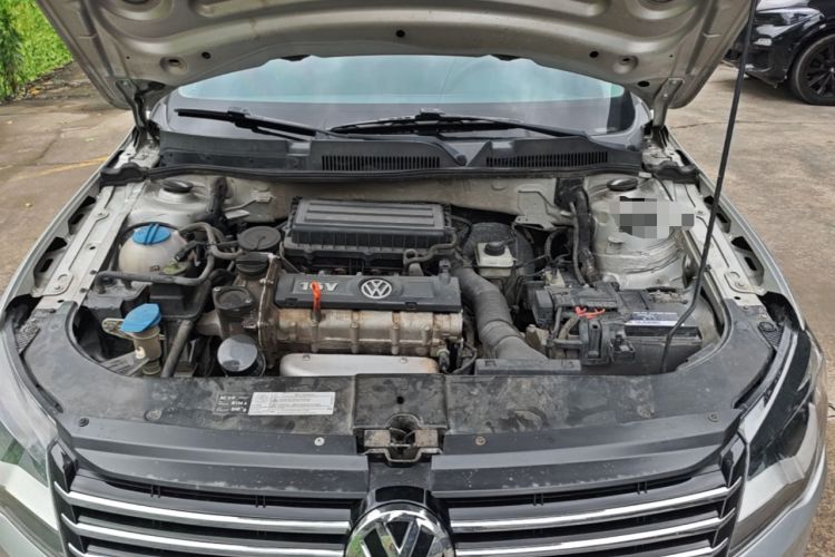 Used Volkswagen Bora 2013 1.6L Automatic Fashion Model Engine Bay