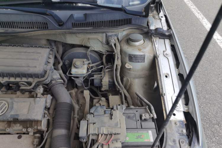 Used Volkswagen Bora 2013 1.6L Manual Fashion Edition Engine Bay Left