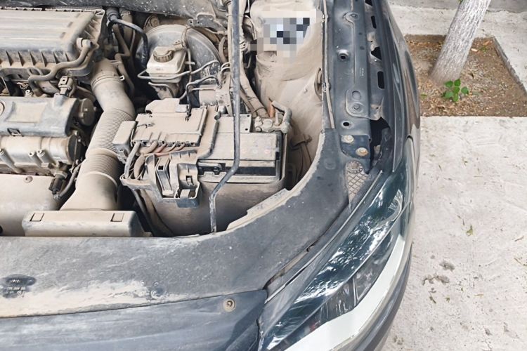 Used Volkswagen Bora 2013 1.6L Automatic Comfort Model Engine Bay Left