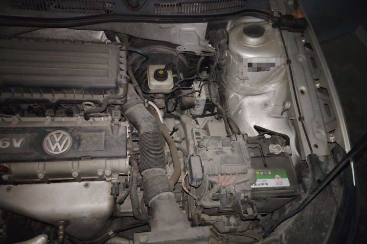 Used Volkswagen Bora 2013 1.6L Automatic Fashion Model Engine Bay Left