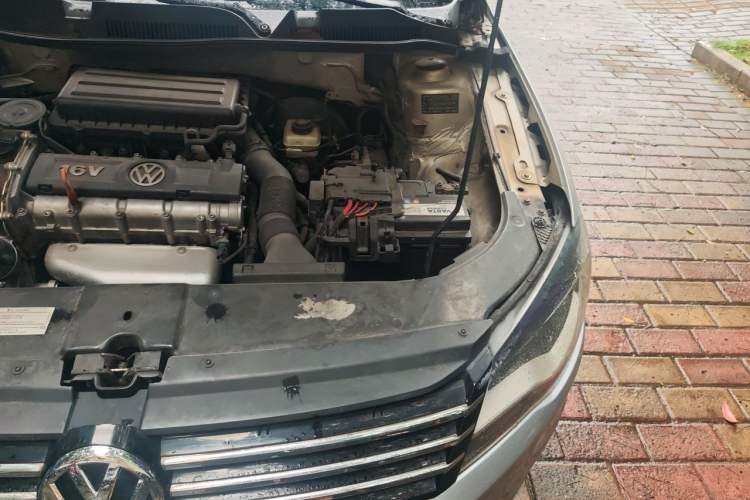 Used Volkswagen Bora 2013 1.6L Automatic Comfort Model Engine Bay Left