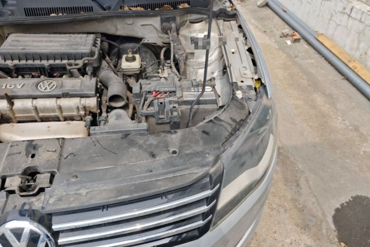 Used Volkswagen Bora 2013 1.6L Automatic Fashion Model Engine Bay Left