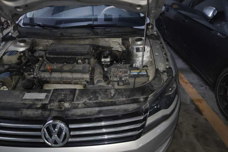 Used Volkswagen Bora 2013 1.6L Automatic Fashion Model Engine Bay Left