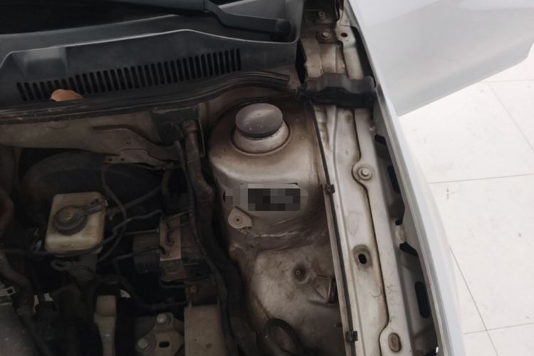 Used Volkswagen Bora 2013 1.6L Manual Comfort Model Engine Bay Left