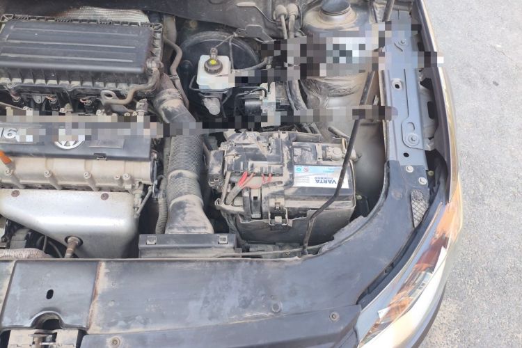 Used Volkswagen Bora 2013 1.6L Manual Comfort Model Engine Bay Left