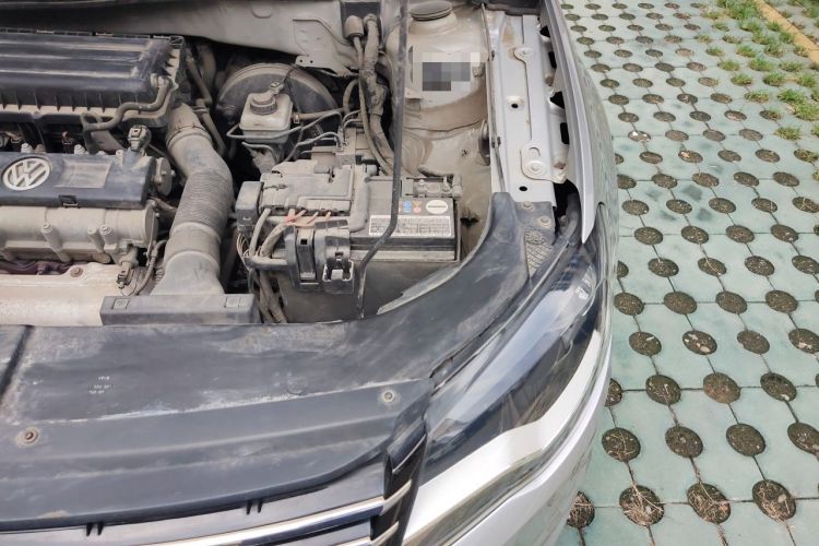 Used Volkswagen Bora 2013 1.6L Manual Comfort Model Engine Bay Left