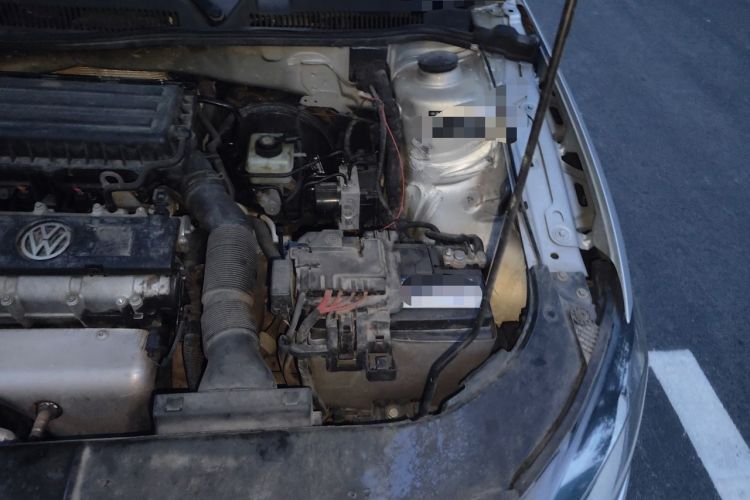 Used Volkswagen Bora 2013 1.6L Automatic Fashion Model Engine Bay Left