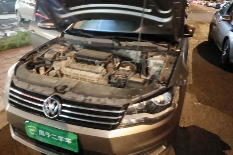 Used Volkswagen Bora 2013 1.6L Automatic Fashion Model Engine Bay Left
