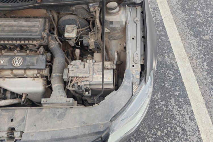 Used Volkswagen Bora 2013 1.6L Manual Fashion Edition Engine Bay Left