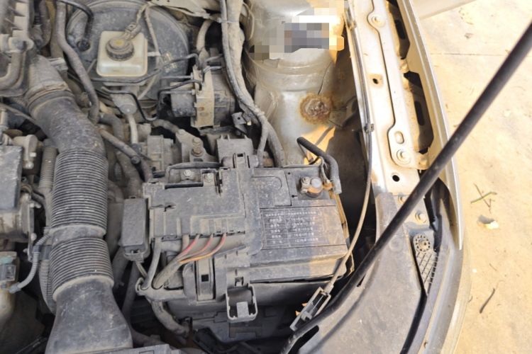 Used Volkswagen Bora 2013 1.6L Automatic Fashion Model Engine Bay Left