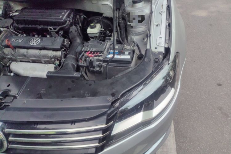 Used Volkswagen Bora 2013 1.6L Automatic Fashion Model Engine Bay Left