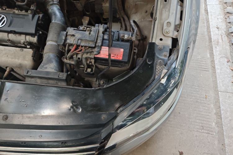 Used Volkswagen Bora 2013 1.6L Manual Fashion Edition Engine Bay Left