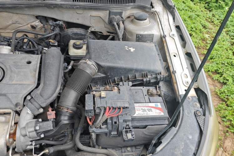 Used Volkswagen Bora 2013 1.4T Automatic Luxury Model Engine Bay Left