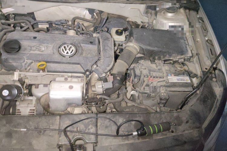 Used Volkswagen Bora 2013 1.4T Manual Comfort Model Engine Bay Left