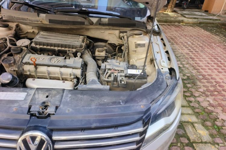 Used Volkswagen Bora 2013 1.6L Automatic Fashion Model Engine Bay Left