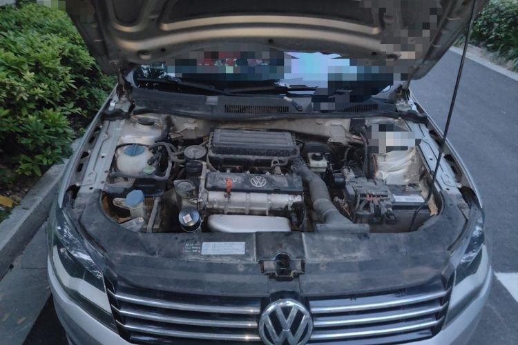 Used Volkswagen Bora 2013 1.6L Automatic Fashion Model Engine Bay