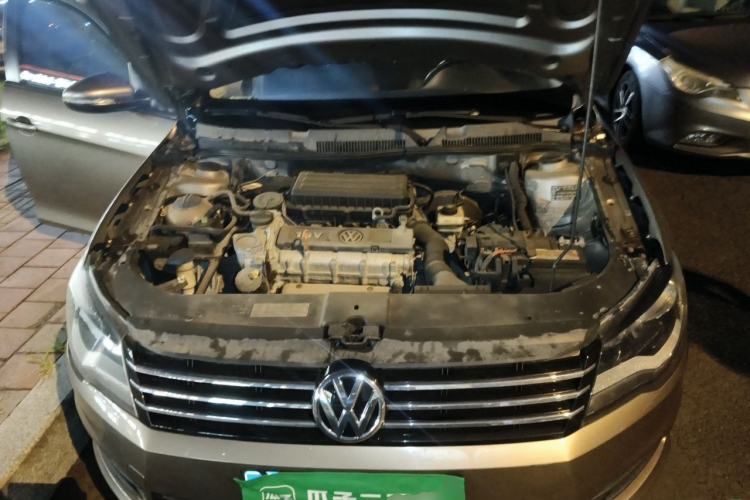 Used Volkswagen Bora 2013 1.6L Automatic Fashion Model Engine Bay