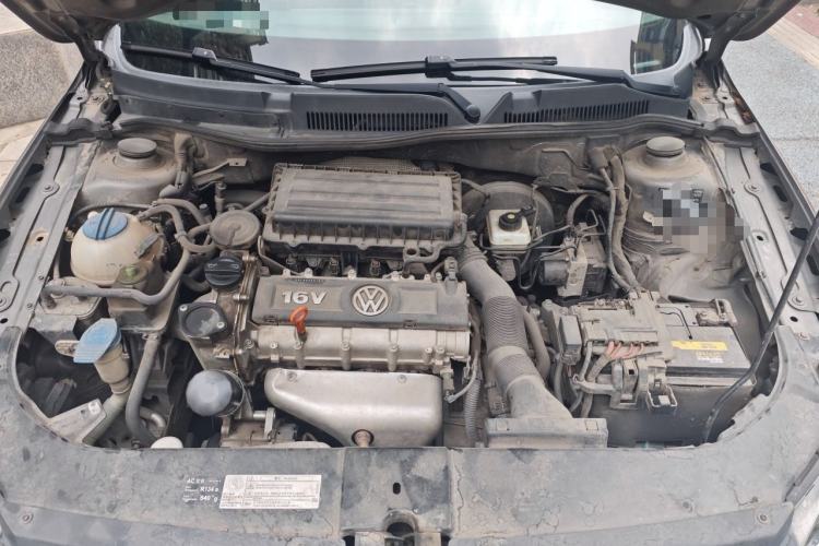 Used Volkswagen Bora 2013 1.6L Automatic Fashion Model Engine Bay