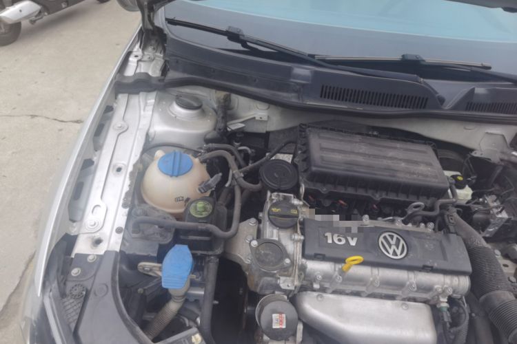 Used Volkswagen Bora 2013 1.6L Manual Comfort Model Engine Bay Right