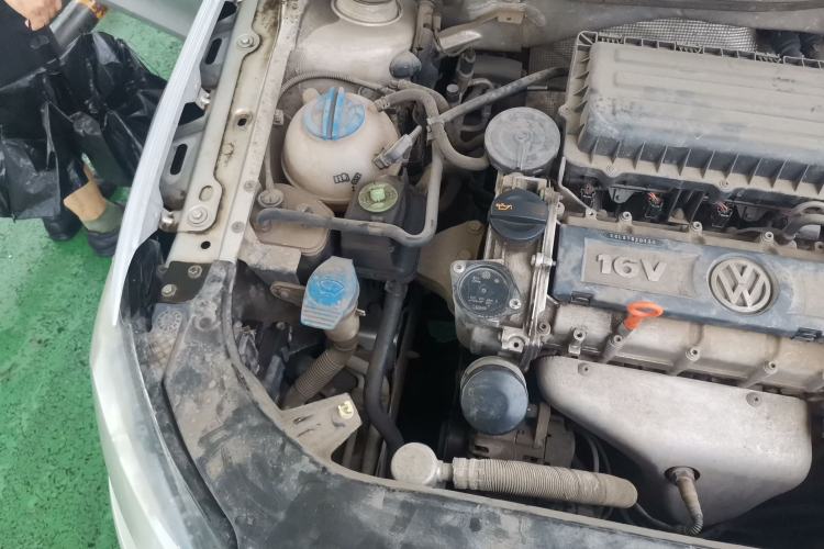 Used Volkswagen Bora 2013 1.6L Manual Comfort Model Engine Bay Right
