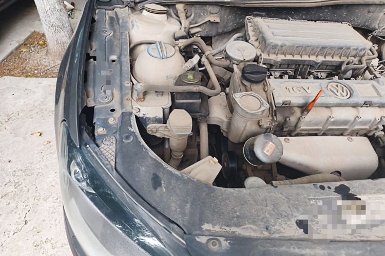 Used Volkswagen Bora 2013 1.6L Automatic Comfort Model Engine Bay Right