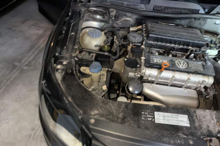 Used Volkswagen Bora 2013 1.6L Manual Comfort Model Engine Bay Right