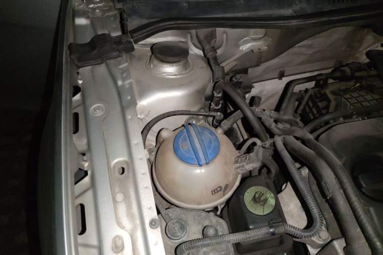 Used Volkswagen Bora 2013 1.4T Automatic Comfort Model Engine Bay Right