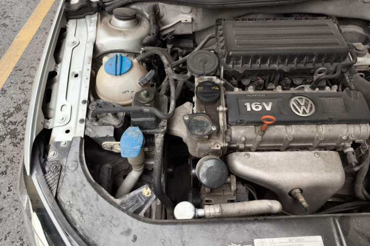 Used Volkswagen Bora 2013 1.6L Automatic Fashion Model Engine Bay Right