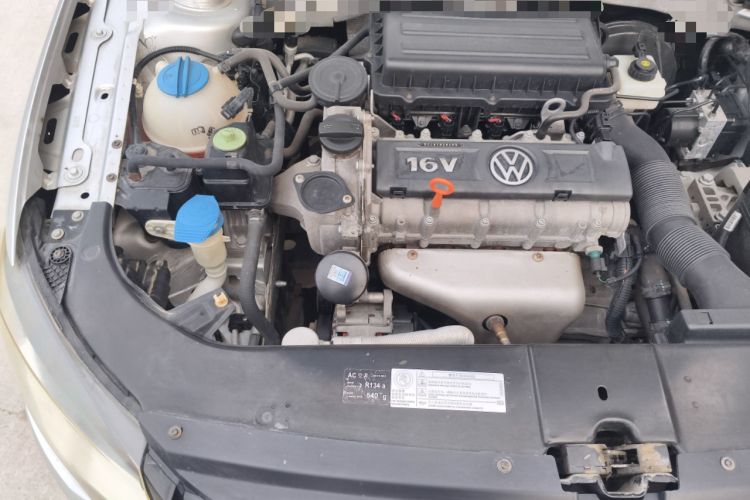 Used Volkswagen Bora 2013 1.6L Automatic Fashion Model Engine Bay Right
