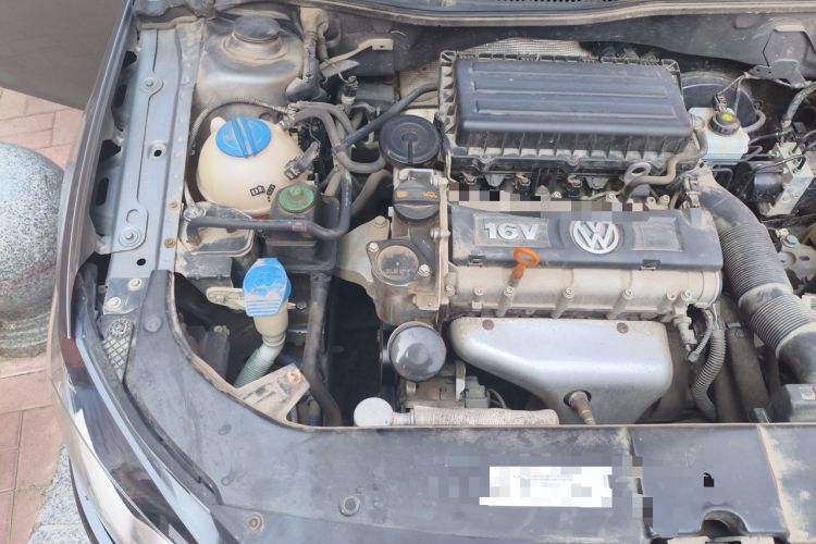 Used Volkswagen Bora 2013 1.6L Manual Comfort Model Engine Bay Right