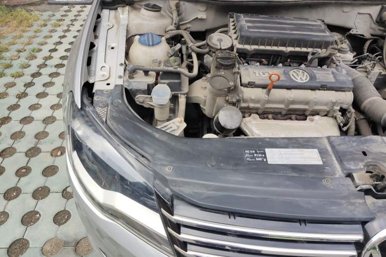 Used Volkswagen Bora 2013 1.6L Manual Comfort Model Engine Bay Right