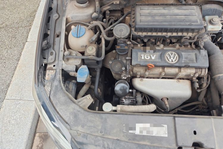 Used Volkswagen Bora 2013 1.6L Manual Fashion Edition Engine Bay Right