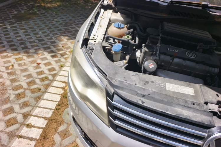 Used Volkswagen Bora 2013 1.6L Automatic Luxury Model Engine Bay Right