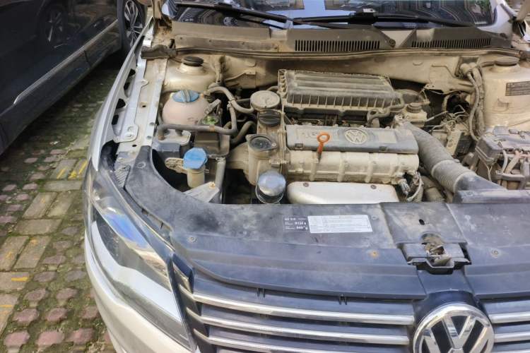 Used Volkswagen Bora 2013 1.6L Automatic Fashion Model Engine Bay Right